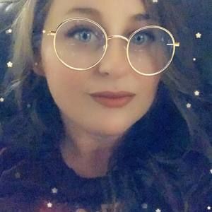 Meet your Posher, Eva